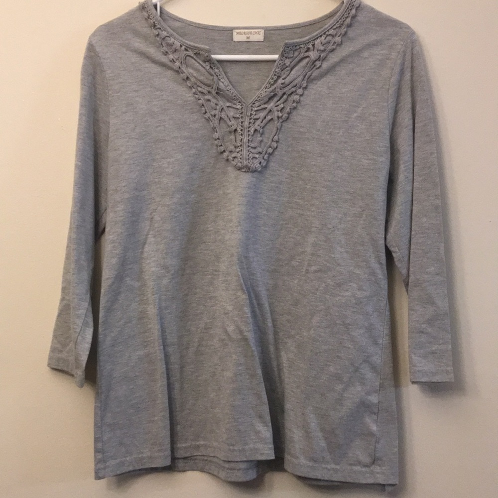 3/4 sleeve crochet detail shirt
